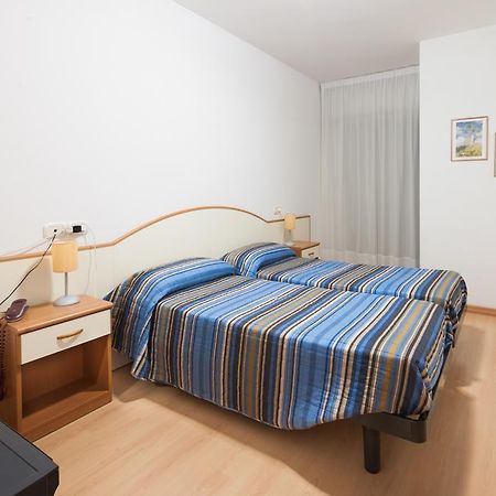 Hotel Garni Losanna Бибионе Экстерьер фото