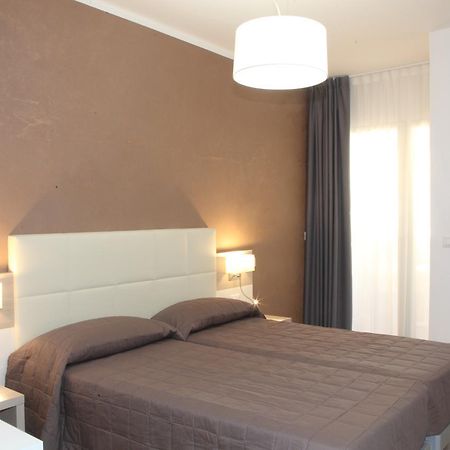Hotel Garni Losanna Бибионе Экстерьер фото