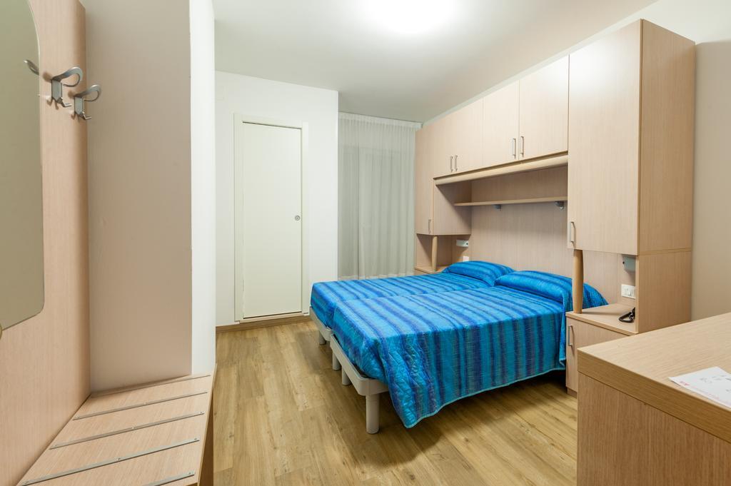 Hotel Garni Losanna Бибионе Номер фото