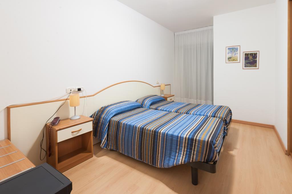 Hotel Garni Losanna Бибионе Экстерьер фото