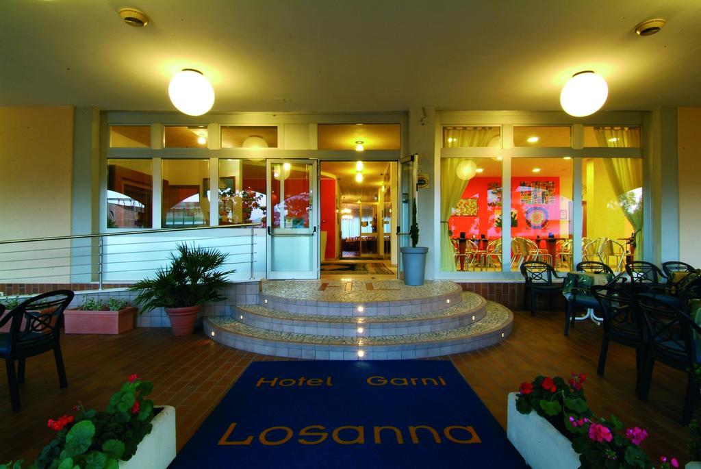 Hotel Garni Losanna Бибионе Экстерьер фото