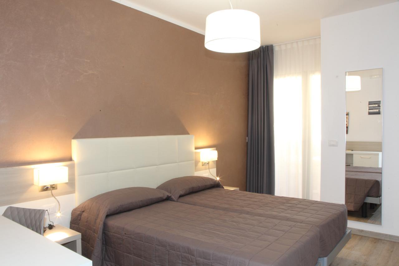 Hotel Garni Losanna Бибионе Экстерьер фото